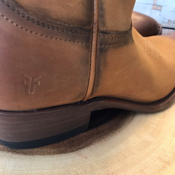 NWOB FRYE Billy Short Distressed Cowboy Boot - Picture 4 of 8